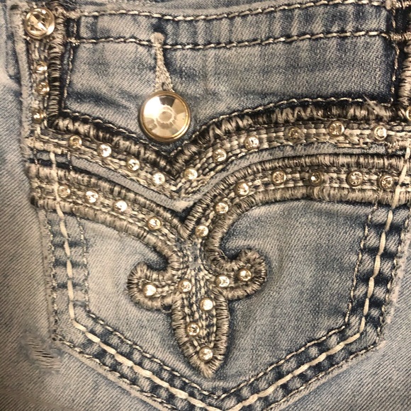 Women’s rock revival jeans jeans - Picture 2 of 5